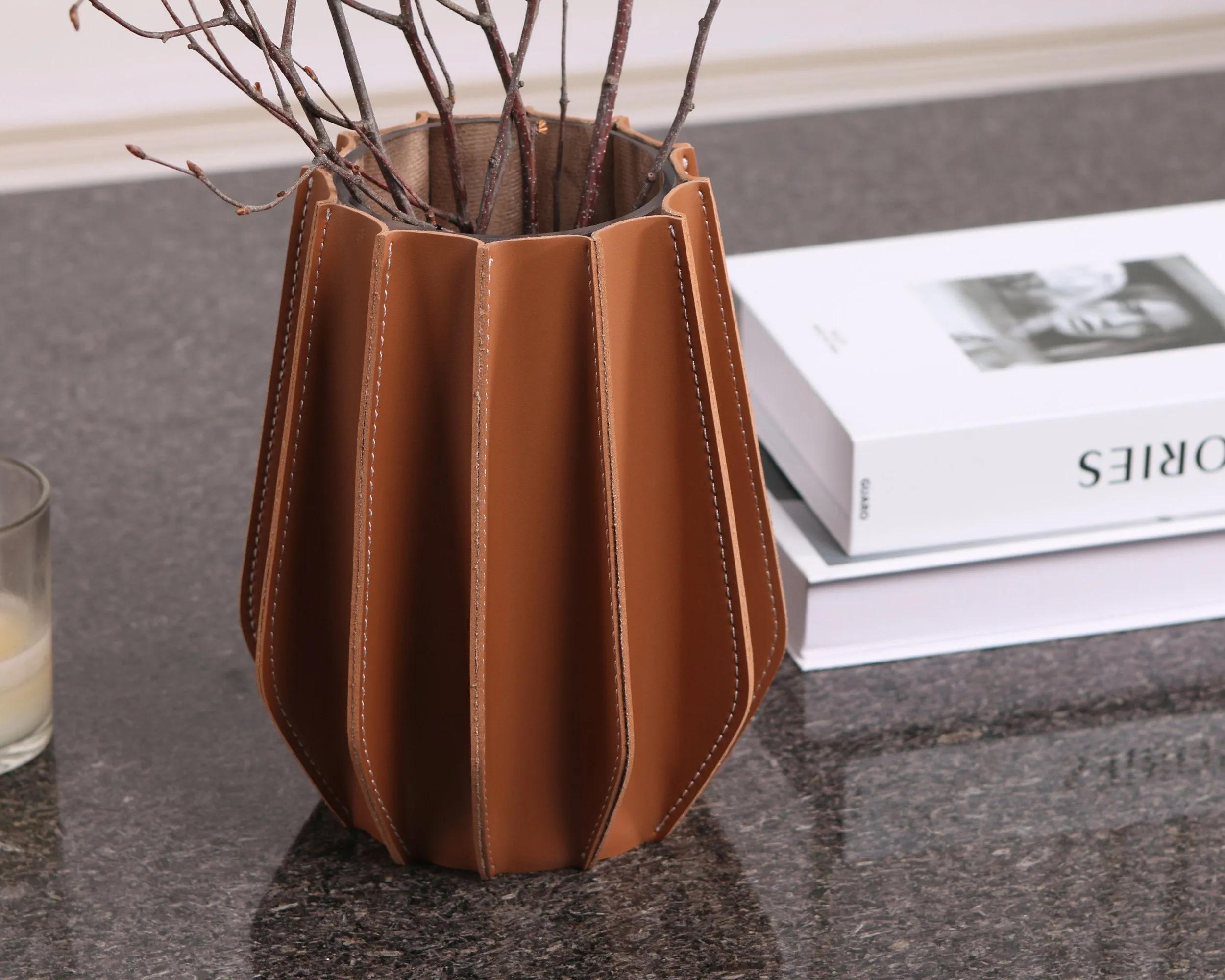 Liang & Eimil Juana Vase – Brown