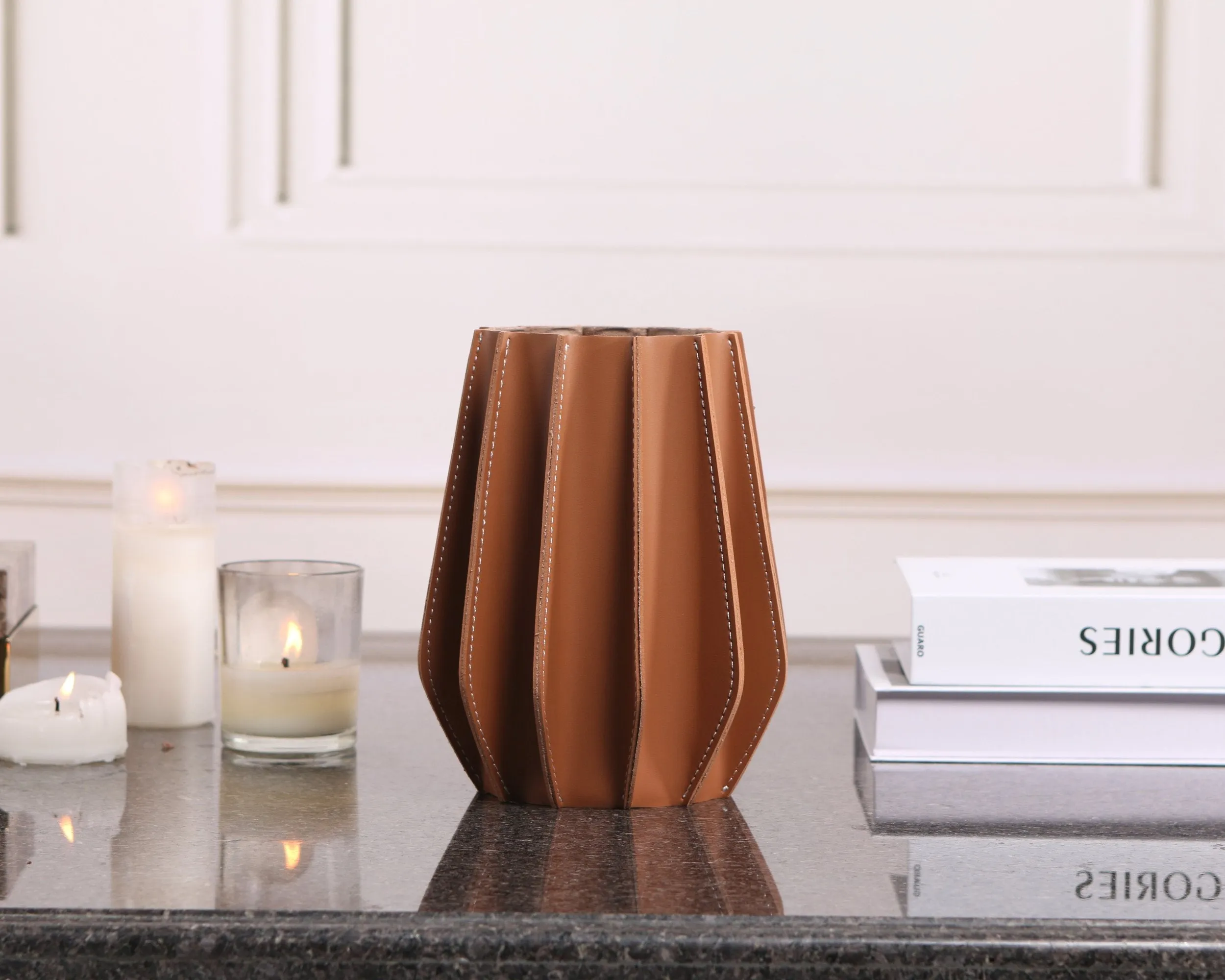 Liang & Eimil Juana Vase – Brown