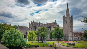 Tranquil Haven: St. Patrick's Cathedral Courtyard