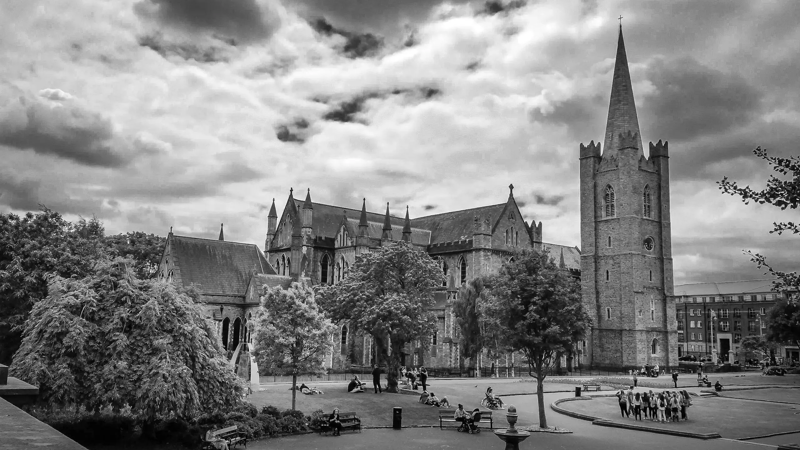 Tranquil Haven: St. Patrick's Cathedral Courtyard